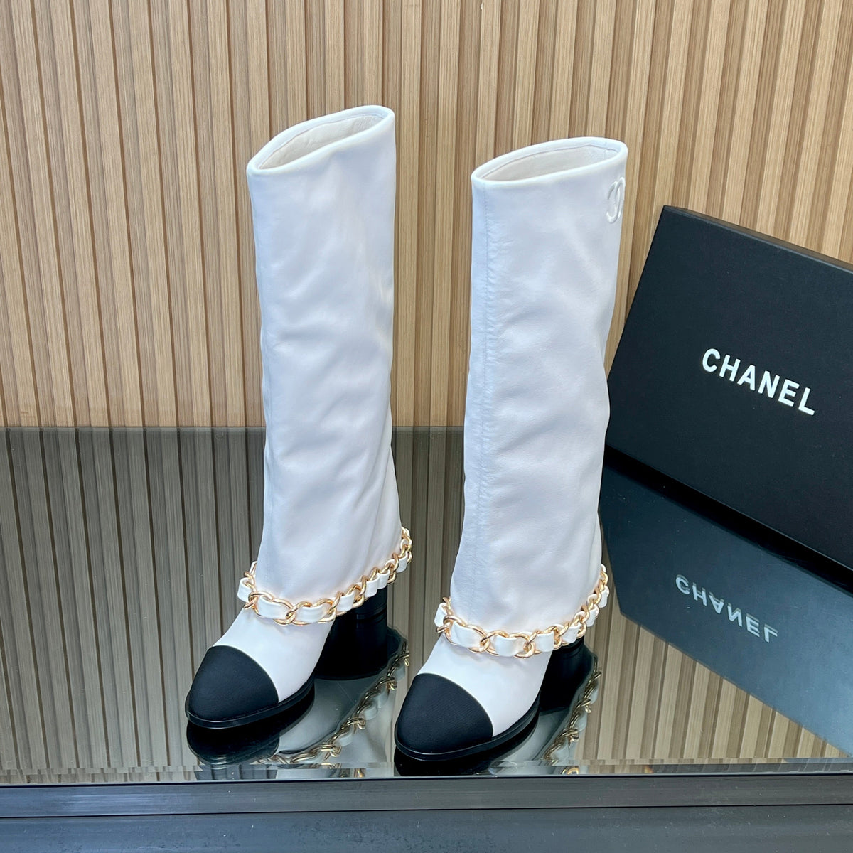 CHANEL 25S KNEE-HIGH HEELED BOOTS 65MM IN WHITE CALFSKIN GOLD HARDWRE