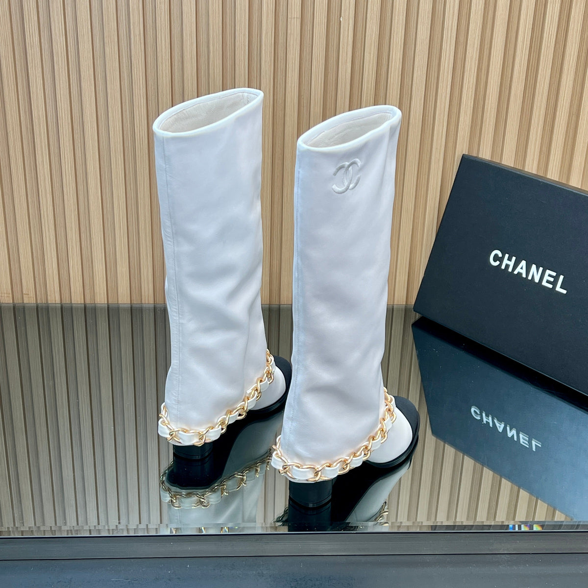 CHANEL 25S KNEE-HIGH HEELED BOOTS 65MM IN WHITE CALFSKIN GOLD HARDWRE
