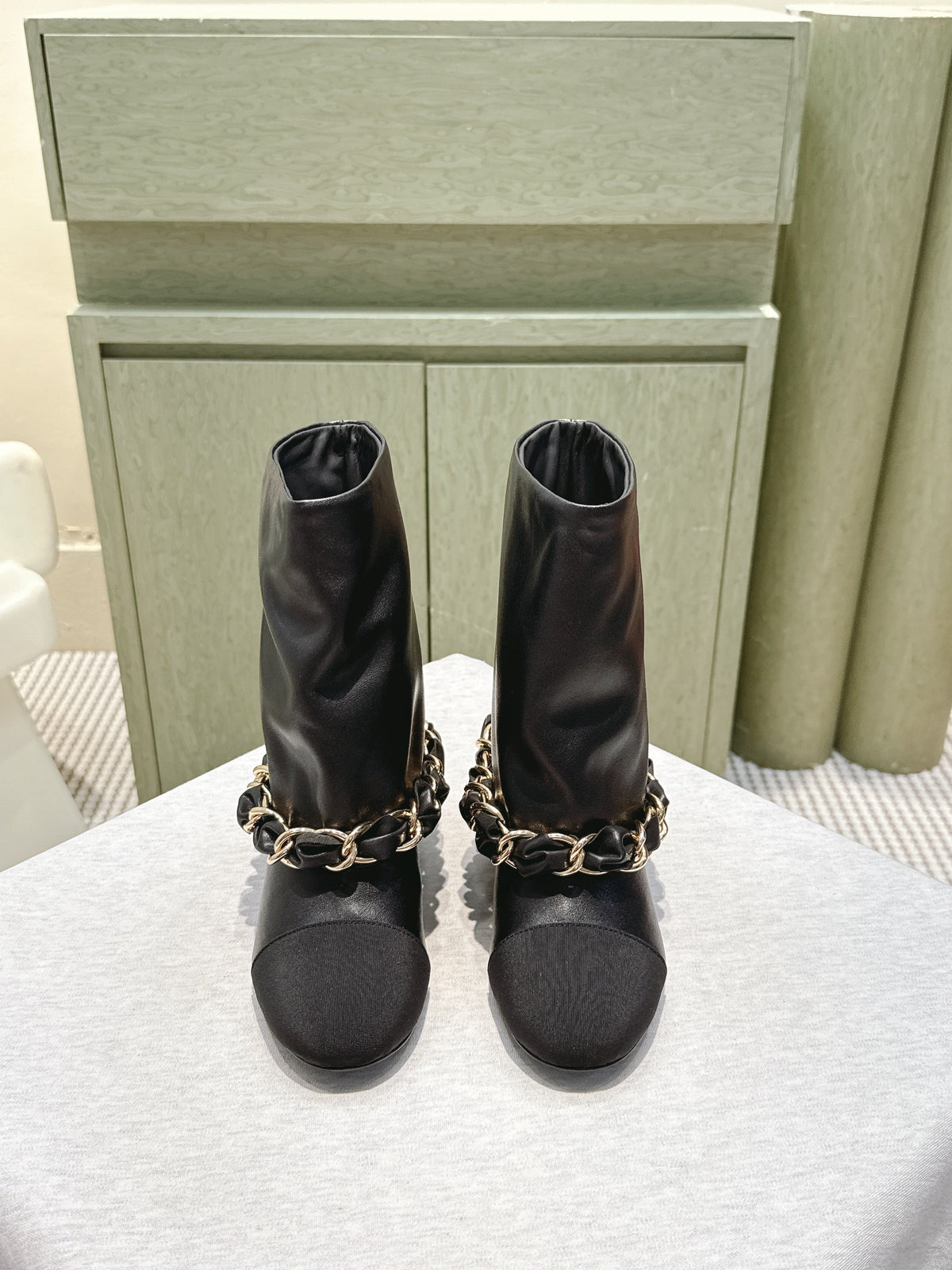 CHANEL 25S CALF-LENGTH BOOTS 45MM IN BLACK CALFSKIN GOLD HARDWARE