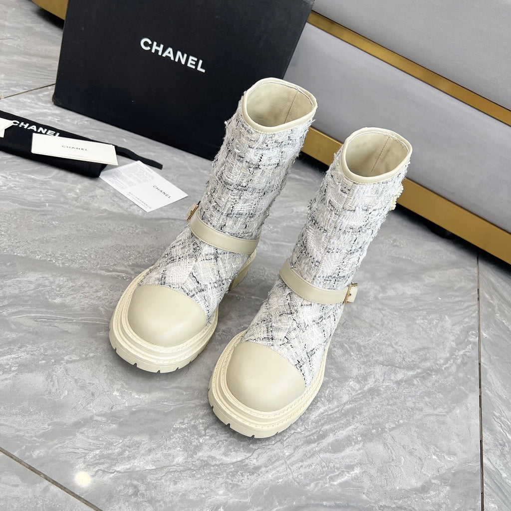 CHANEL 25S MID-CALF BOOTS 45MM IN BEIGE CALFSKIN AND WHITE TWEED GOLD HARDWRE